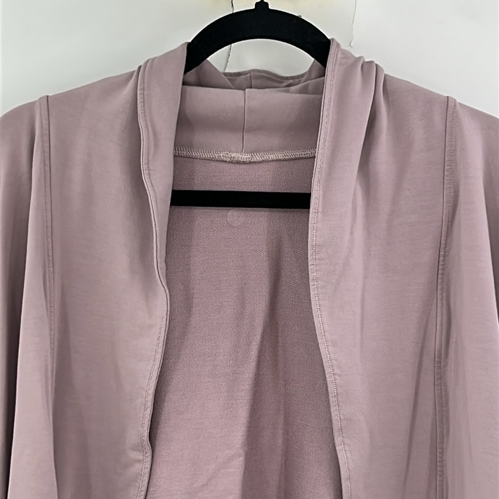 Lululemon Back In Action Wrap Smoky Blush - Picture 4 of 8